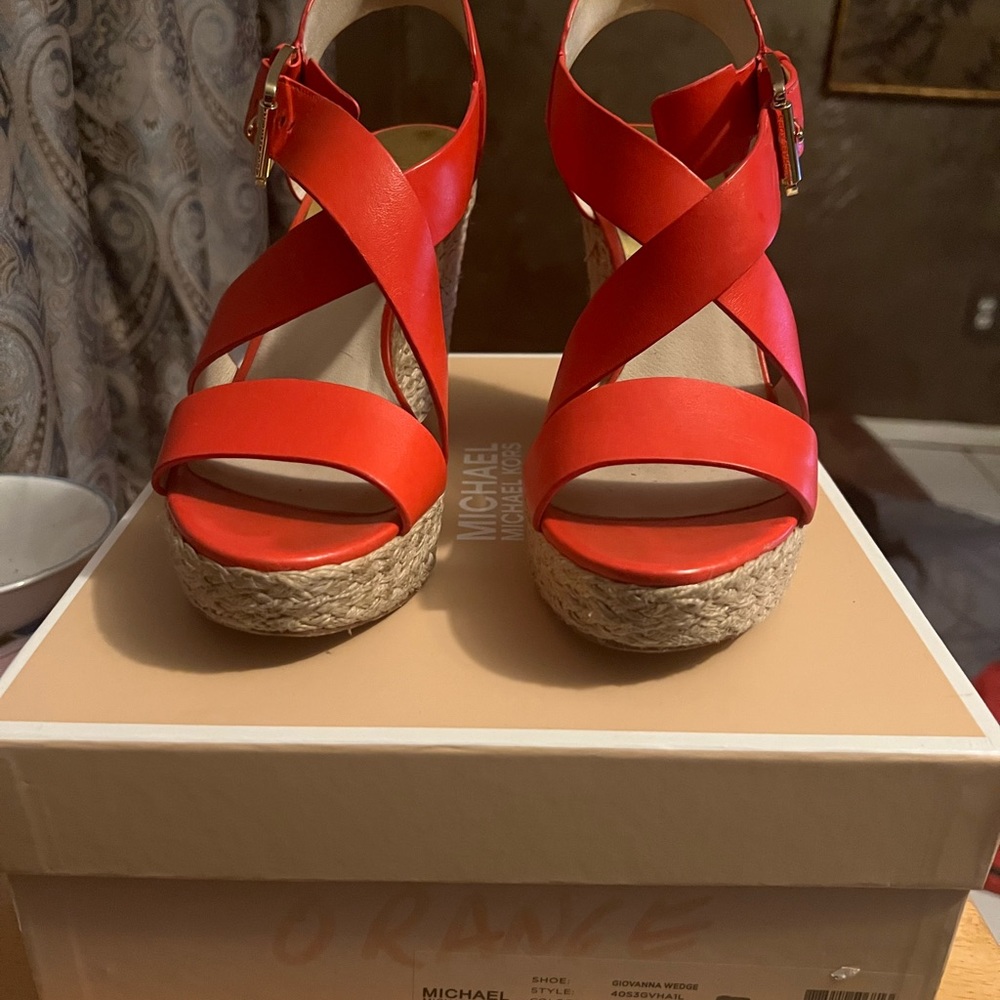 Michael kors shoes size 8